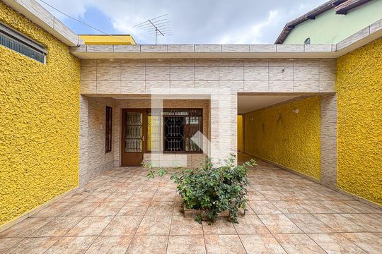 Garagem de casa para alugar com 5 quartos, 320m² em Jardim Santa Terezinha (zona Leste), São Paulo