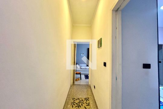 Corredor de casa à venda com 3 quartos, 350m² em Parque Jabaquara, São Paulo