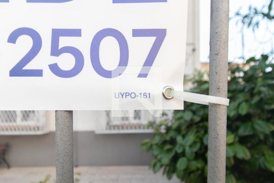 Placa de apartamento à venda com 2 quartos, 64m² em Santo Antônio, Porto Alegre