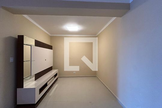 Sala de casa à venda com 3 quartos, 200m² em Vila Miriam, São Paulo