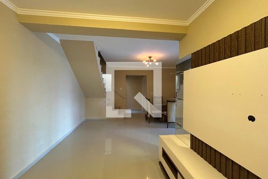 Sala de casa à venda com 3 quartos, 200m² em Vila Miriam, São Paulo