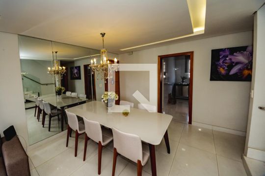 Apartamento à venda com 4 quartos, 250m² em Castelo, Belo Horizonte
