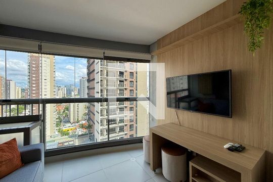 Sala  de kitnet/studio à venda com 0 quarto, 32m² em Jardim das Acacias, São Paulo