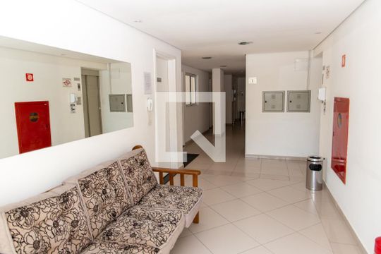 Hall social de apartamento à venda com 2 quartos, 51m² em Centro, Diadema