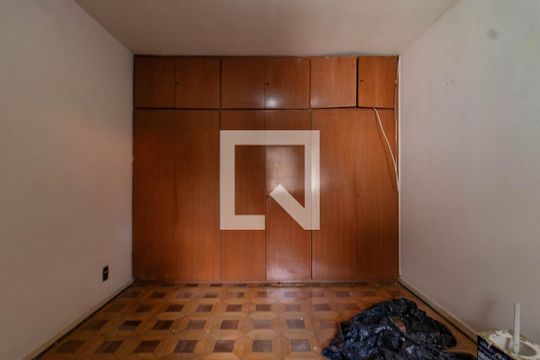 Quarto 2 de casa à venda com 3 quartos, 412m² em Vila Ipojuca, São Paulo