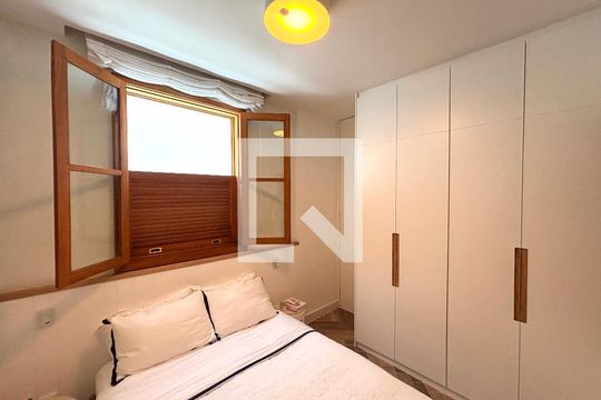 Quarto de apartamento à venda com 1 quarto, 52m² em Jardim Botânico, Rio de Janeiro