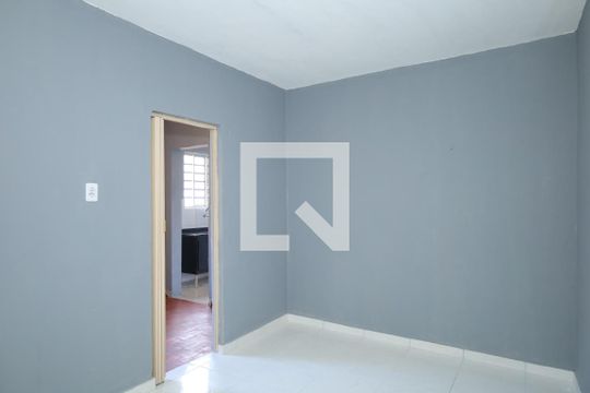 Quarto 1 de casa para alugar com 2 quartos, 80m² em Vila Santista, São Paulo