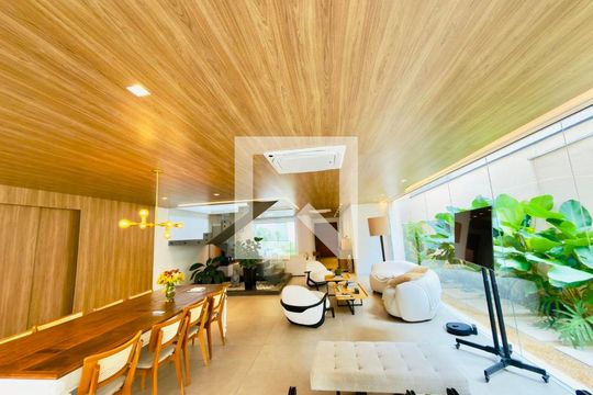 Sala de casa de condomínio à venda com 4 quartos, 385m² em Colinas da Anhanguera, Santana de Parnaíba