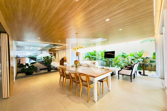 Sala de casa de condomínio à venda com 4 quartos, 385m² em Colinas da Anhanguera, Santana de Parnaíba