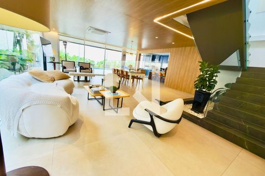 Sala de casa de condomínio à venda com 4 quartos, 385m² em Colinas da Anhanguera, Santana de Parnaíba