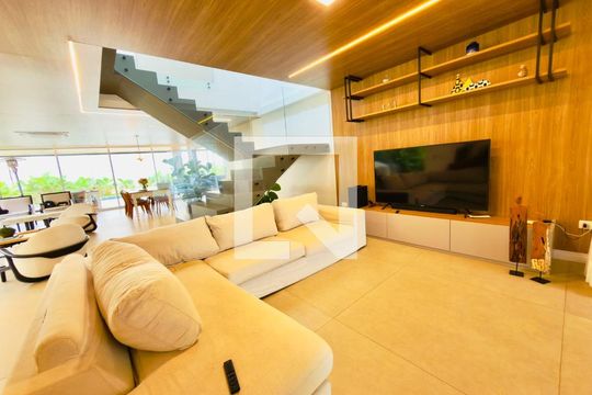 Sala de casa de condomínio à venda com 4 quartos, 385m² em Colinas da Anhanguera, Santana de Parnaíba