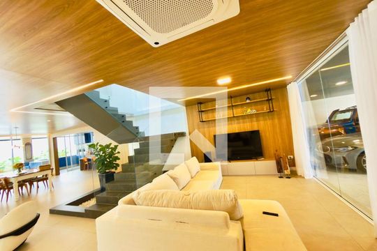 Sala de casa de condomínio à venda com 4 quartos, 385m² em Colinas da Anhanguera, Santana de Parnaíba