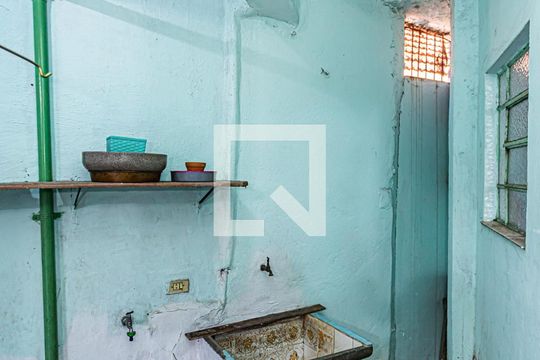 Área de Serviço e quintal de casa à venda com 4 quartos, 50m² em Vila Bancaria Munhoz, São Paulo