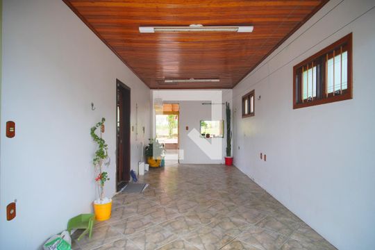 Garagem de casa à venda com 2 quartos, 90m² em Feitoria, São Leopoldo