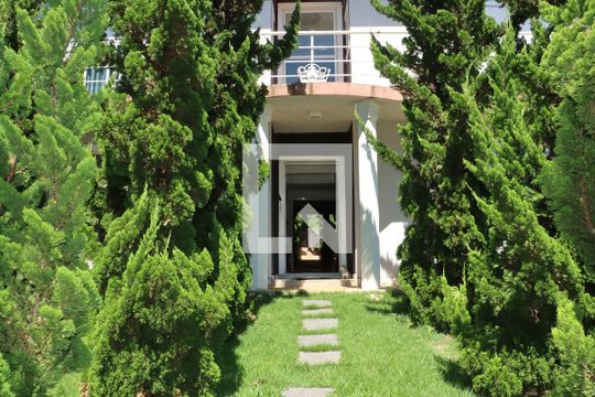 Casa de Condomínio para alugar com 4 quartos, 300m² em Chácara do Remanso Gl Um, Cotia