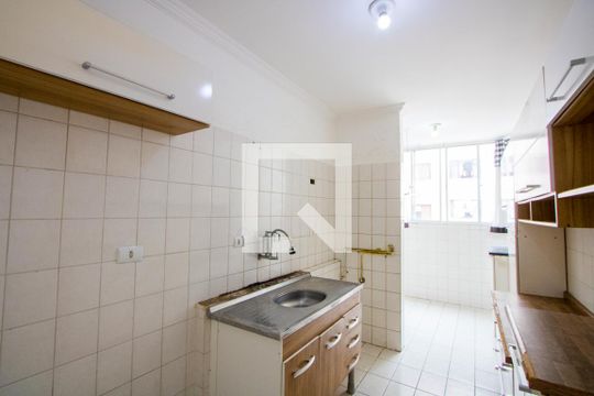 Cozinha de apartamento à venda com 3 quartos, 67m² em Jardim Santo André, Santo André