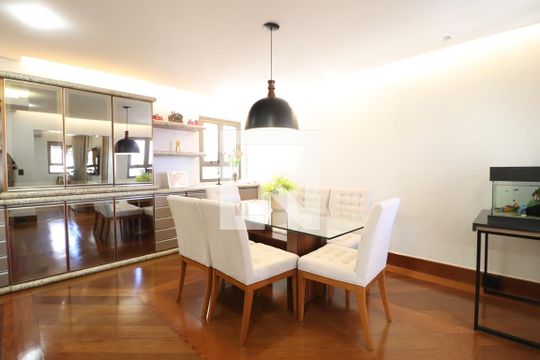 Sala de apartamento para alugar com 5 quartos, 264m² em Fundinho, Uberlândia