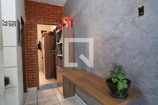 Corredor de casa à venda com 3 quartos, 180m² em Sagrada Família, Belo Horizonte