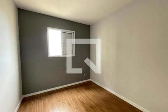 Quarto 2 de apartamento para alugar com 2 quartos, 50m² em Parque Turiguara, Cotia