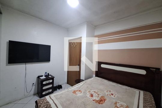 Casa à venda com 3 quartos, 80m² em Guajuviras, Canoas