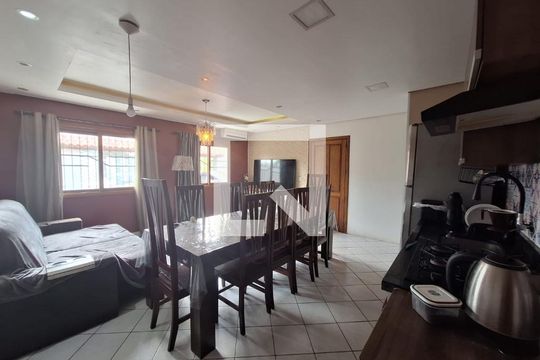 Casa à venda com 3 quartos, 80m² em Guajuviras, Canoas