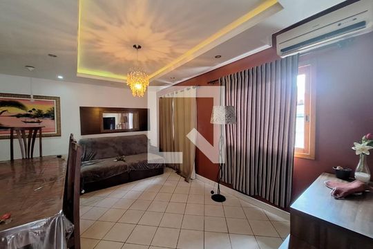 Casa à venda com 3 quartos, 80m² em Guajuviras, Canoas