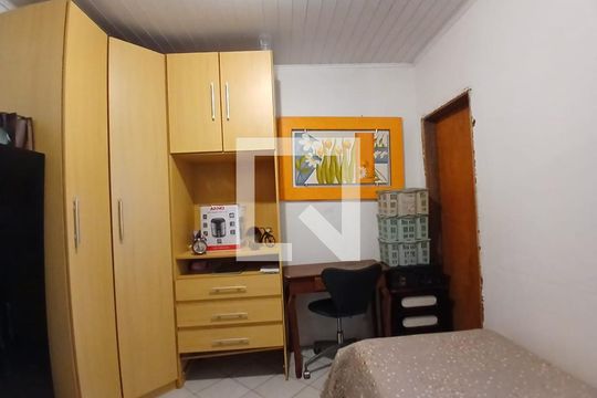 Casa à venda com 3 quartos, 80m² em Guajuviras, Canoas