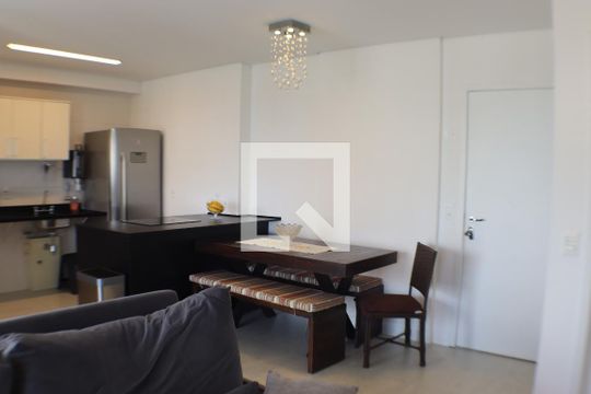 Cozinha de apartamento à venda com 2 quartos, 84m² em Centro Comercial Jubran, Barueri
