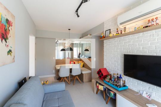 Sala de apartamento à venda com 2 quartos, 54m² em Riachuelo, Rio de Janeiro