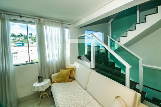 Casa à venda com 2 quartos, 167m² em Ouro Preto, Belo Horizonte