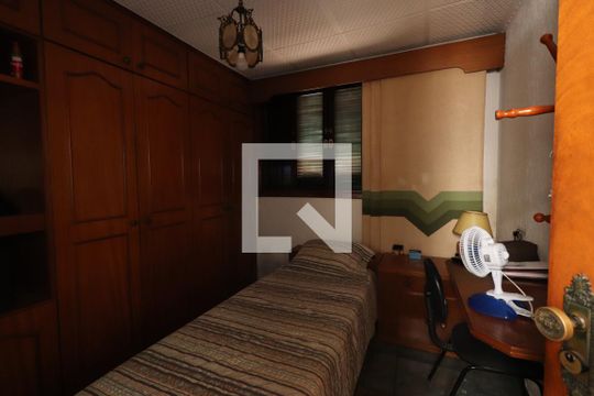 Quarto 2 de casa à venda com 5 quartos, 100m² em Vila Esperança, São Paulo