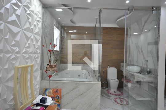 Banheiro do Quarto Suíte de casa à venda com 2 quartos, 260m² em Vila Sabrina, São Paulo