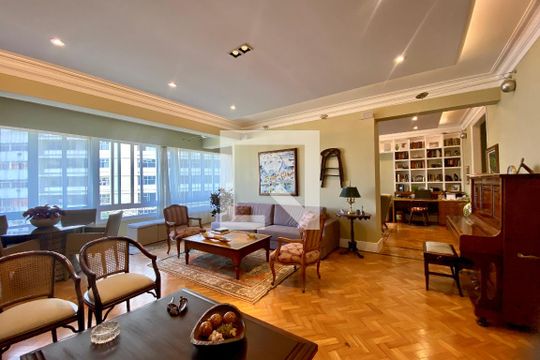 Sala  de apartamento à venda com 3 quartos, 227m² em Copacabana, Rio de Janeiro