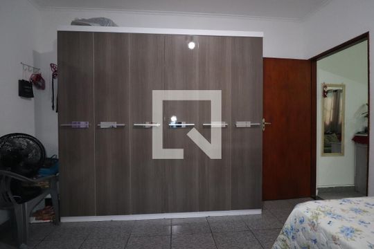 Quarto 3 de casa à venda com 3 quartos, 157m² em Parque Capuava, Santo André