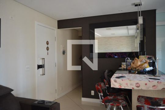 Sala de apartamento à venda com 2 quartos, 52m² em Vila Eldizia, Santo André