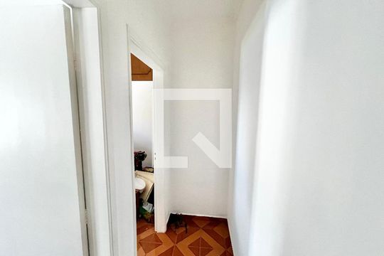 Corredor de casa à venda com 3 quartos, 150m² em Jardim Sonia, São Paulo