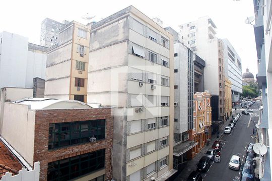 Studio - Sala / Quarto Vista de kitnet/studio à venda com 1 quarto, 52m² em Centro Histórico, Porto Alegre