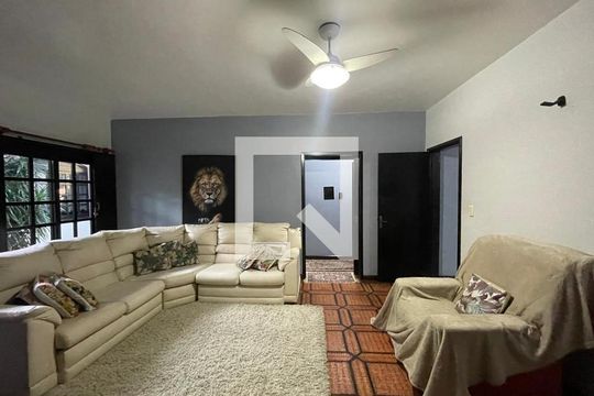 Casa para alugar com 4 quartos, 450m² em Canudos, Novo Hamburgo