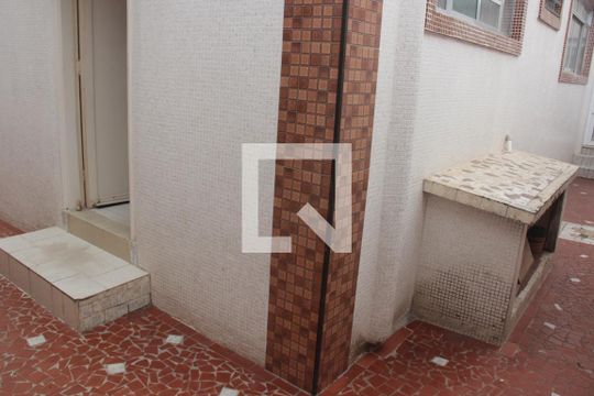 Quintal de casa para alugar com 4 quartos, 252m² em Aparecida, Santos