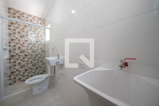 Banheiro Social de kitnet/studio para alugar com 1 quarto, 25m² em Vila Nhocuné, São Paulo