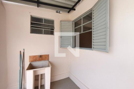 Edícula - Área de serviço de casa à venda com 2 quartos, 298m² em Jardim São Vicente, Campinas