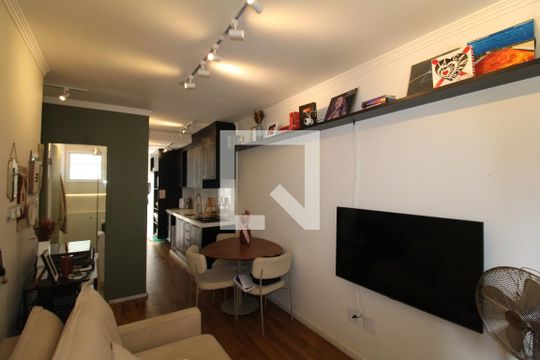 Sala / Cozinha de apartamento para alugar com 2 quartos, 56m² em Vila Pauliceia, São Paulo