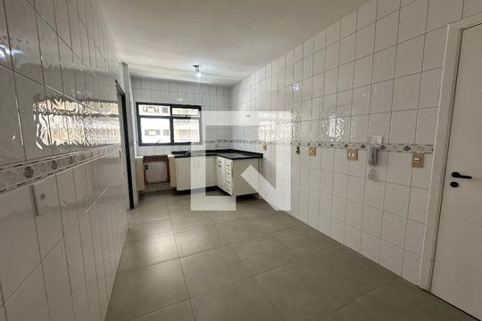 Cozinha de apartamento à venda com 3 quartos, 164m² em Alphaville Industrial, Barueri