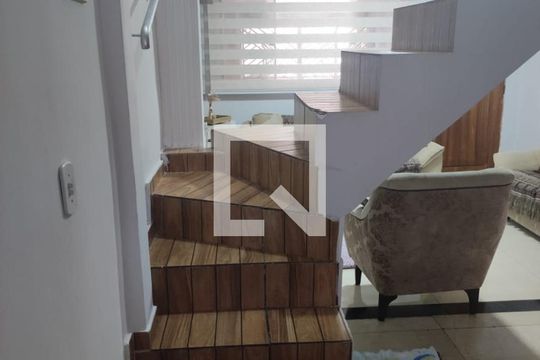 Casa à venda com 2 quartos, 180m² em Jardim Santa Cecilia, Guarulhos