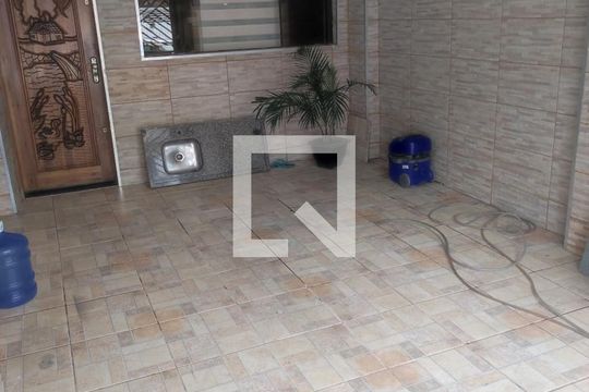Casa à venda com 2 quartos, 180m² em Jardim Santa Cecilia, Guarulhos