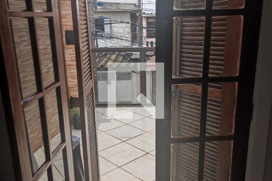Casa à venda com 2 quartos, 180m² em Jardim Santa Cecilia, Guarulhos
