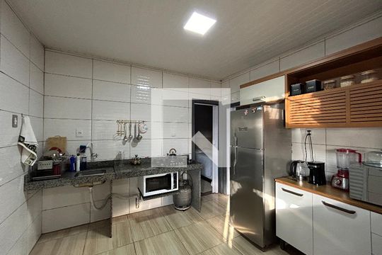Cozinha de casa para alugar com 1 quarto, 200m² em Vicentina, São Leopoldo