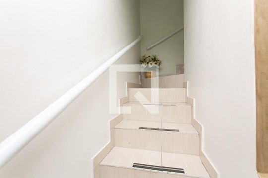 Escada - Quartos de casa à venda com 3 quartos, 125m² em Itaquera, São Paulo