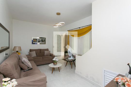 Sala de casa à venda com 3 quartos, 125m² em Itaquera, São Paulo
