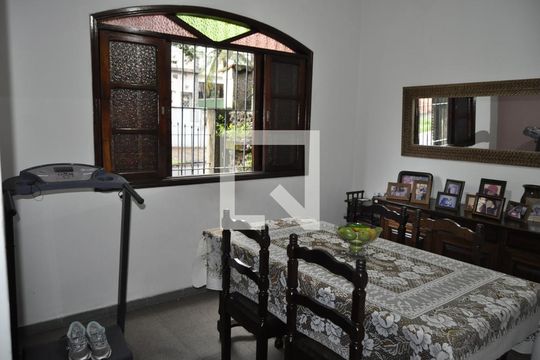Sala de casa à venda com 6 quartos, 326m² em Piedade, Rio de Janeiro